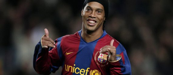 Ronaldinho: 14 Ridiculous Tricks That No One Expected